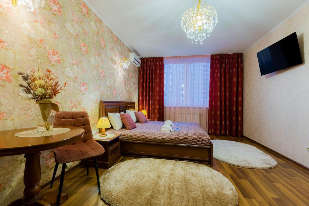 Poznyakoff Aparthotel Kiew Exterior foto